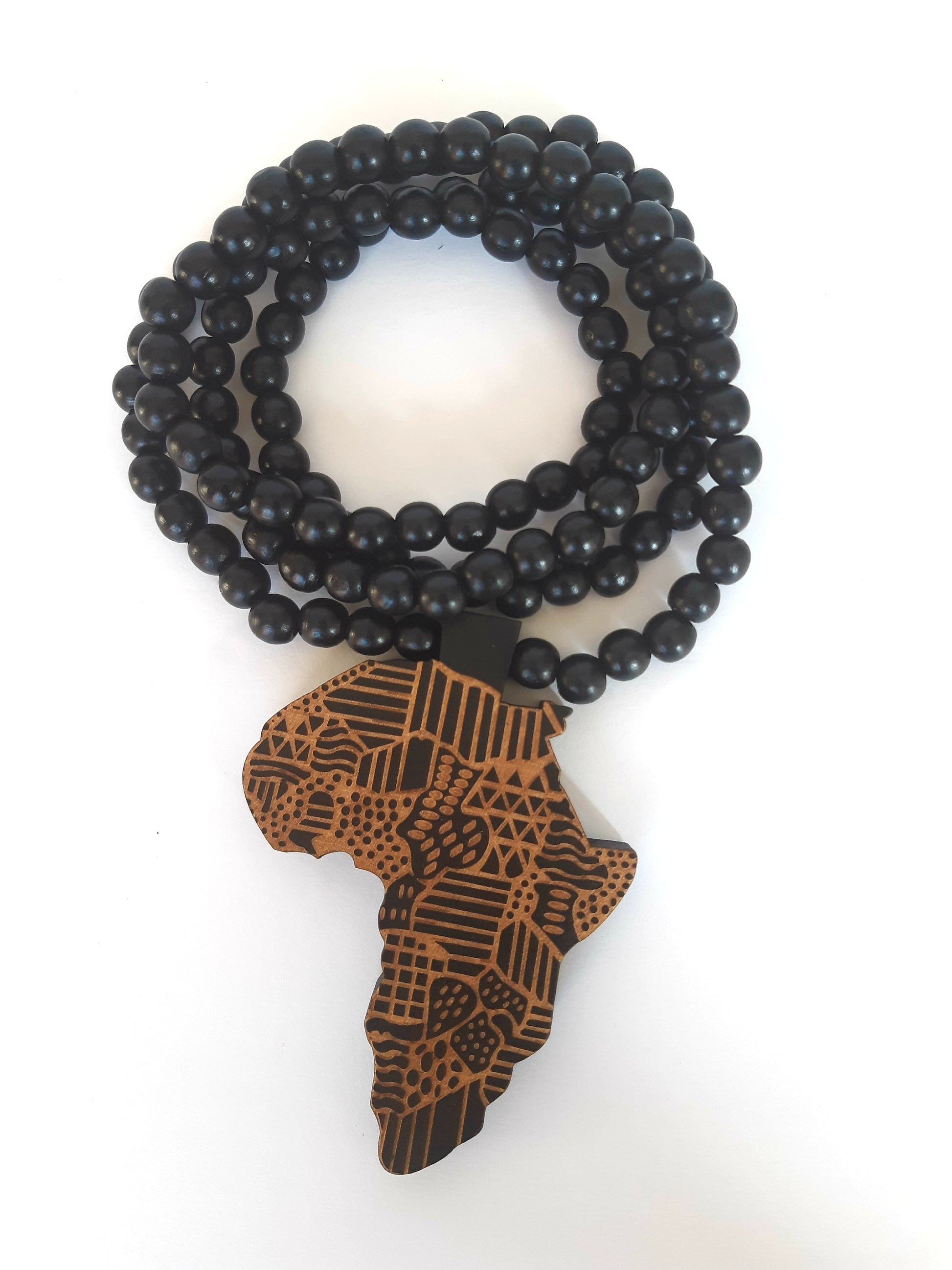 This handmade necklace gives an accent to your accessories. It come in four colors as shown on the pictures. It is made out of good quality basswood.