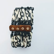 Load image into Gallery viewer, Kenyan Strechable Bone large Bracelets