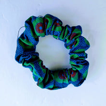 Load image into Gallery viewer, Shweshwe Scrunchie