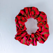 Load image into Gallery viewer, Shweshwe Scrunchie